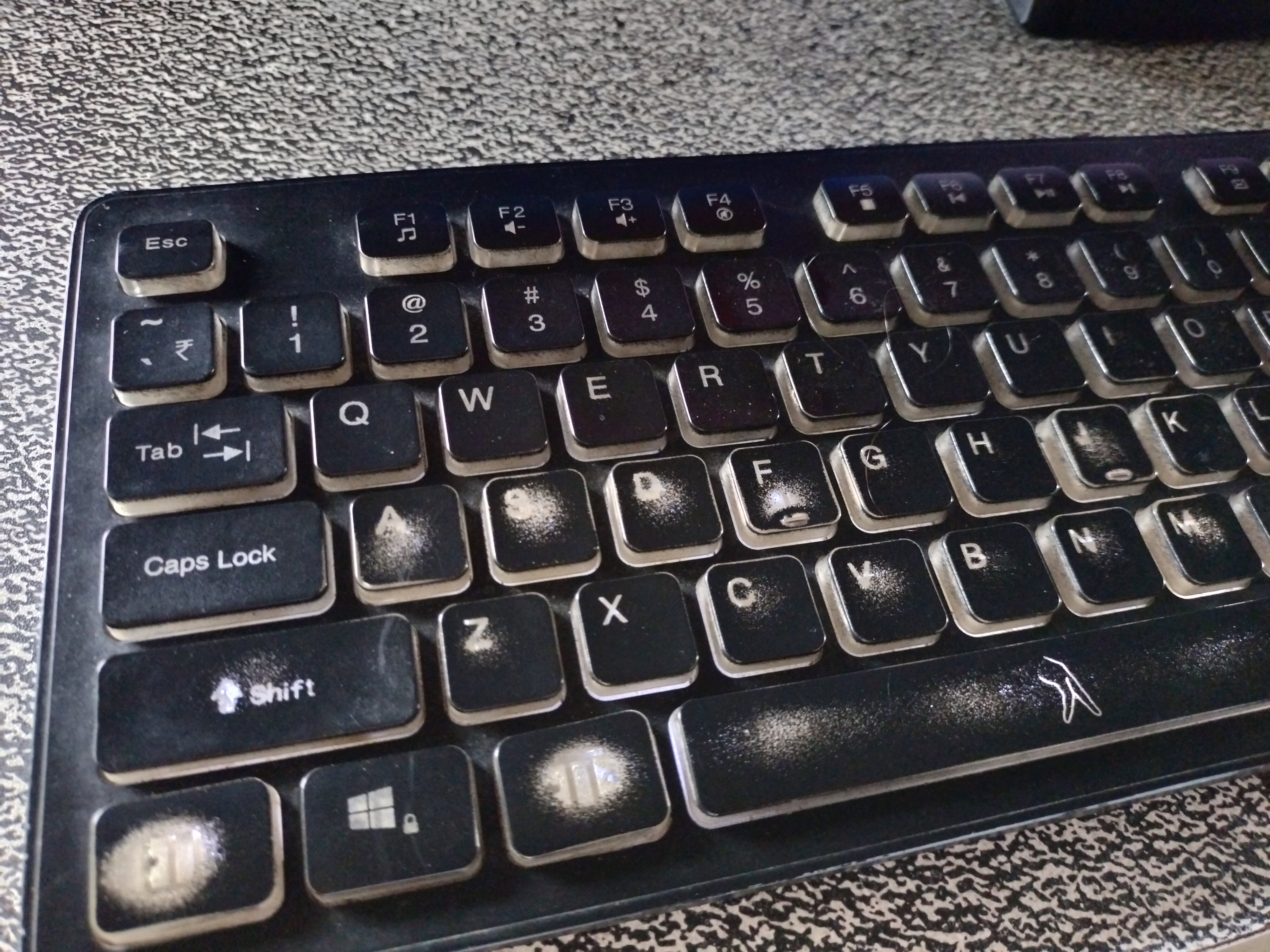 લાઈટ કીબોર્ડ - ઓલ્ડ વસ્તુઓની ખરીદી અને વેચાણ