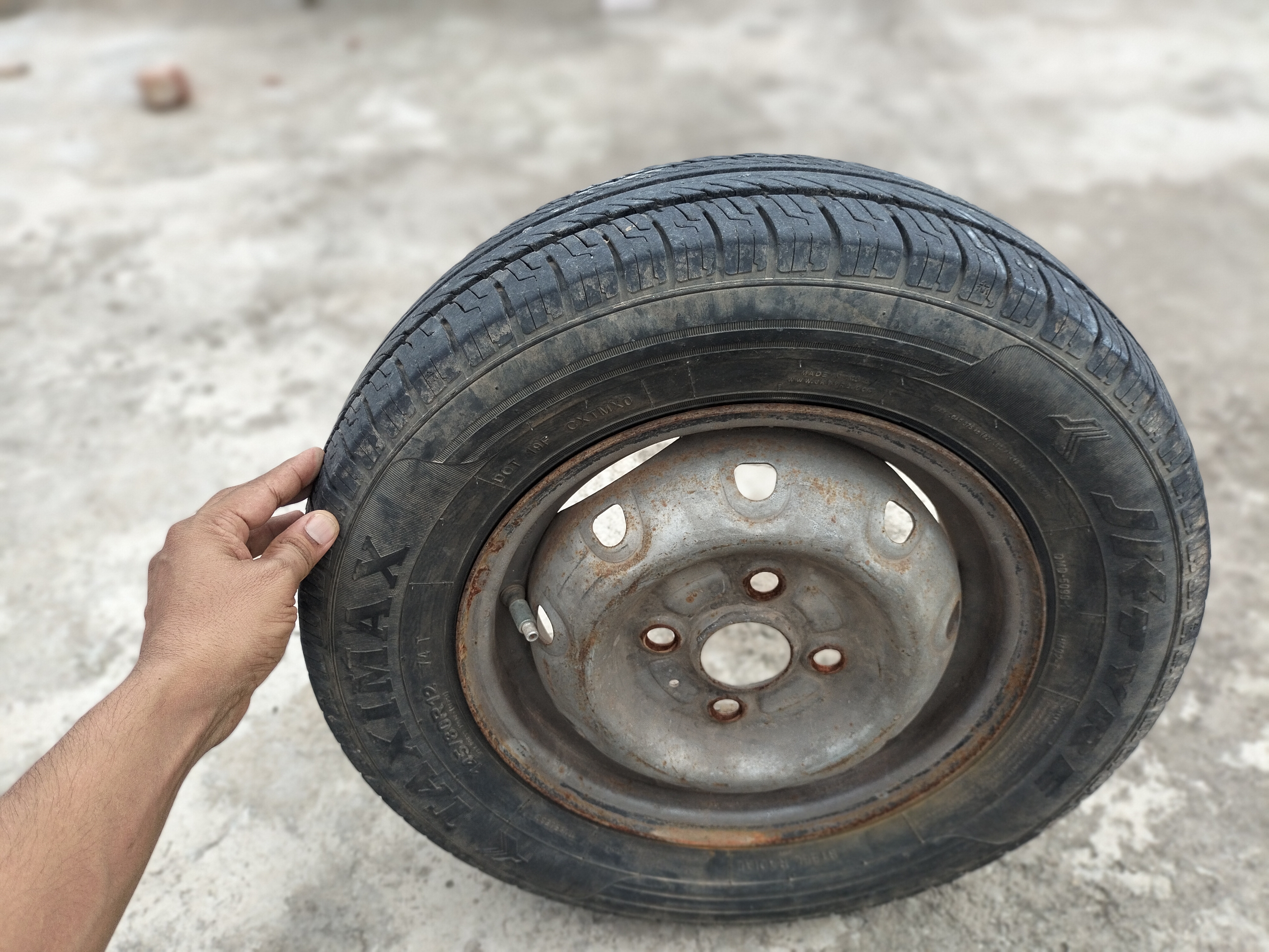 alto નું ટાયર - ઓલ્ડ વસ્તુઓની ખરીદી અને વેચાણ