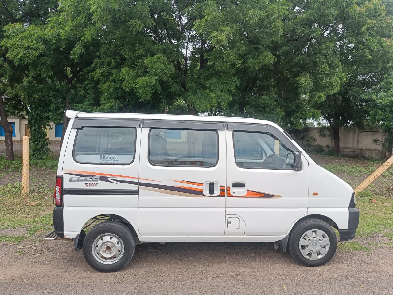 Maruti EECO - ઓલ્ડ વસ્તુઓની ખરીદી અને વેચાણ