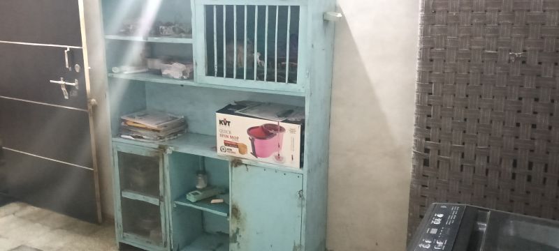 લાકડાનો કબાટ  - ઓલ્ડ વસ્તુઓની ખરીદી અને વેચાણ